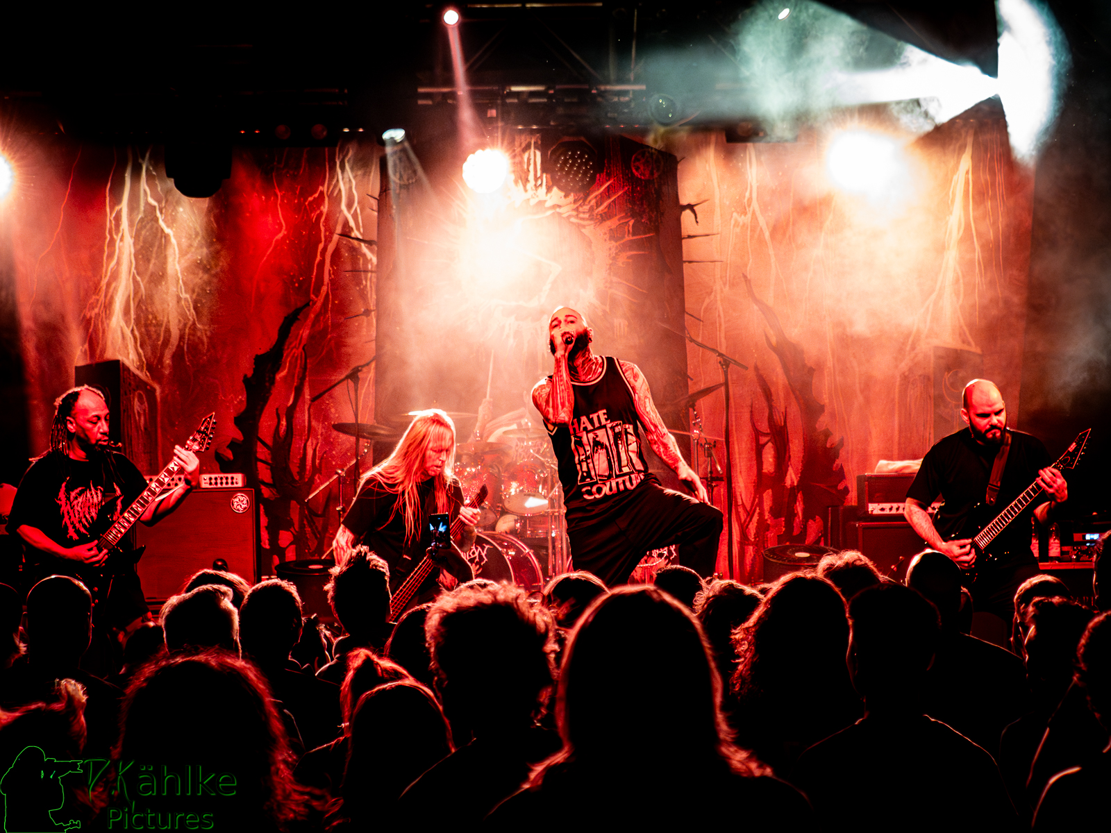 Fotos von der "Embrace the Suffering" - Tour | 09.03.2025 | Backstage München
