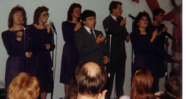Kevin, Glendrew and Glenda Bashor, Deneese Krumm, Reg Downey, Stacy Janda Nimmo and Linda Treffeisen Janke. Credit- Signs of Love folks