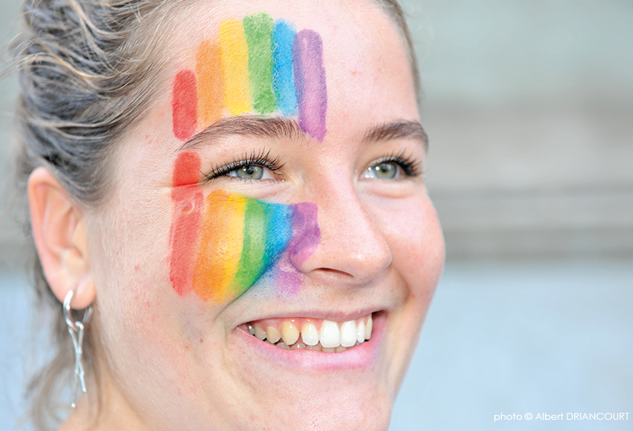 Un sourire lumineux capté lors de la Geneva Pride. Je n'ai croisé que des gens bienveillants ce jour là devant mon appareil, un plaisir.