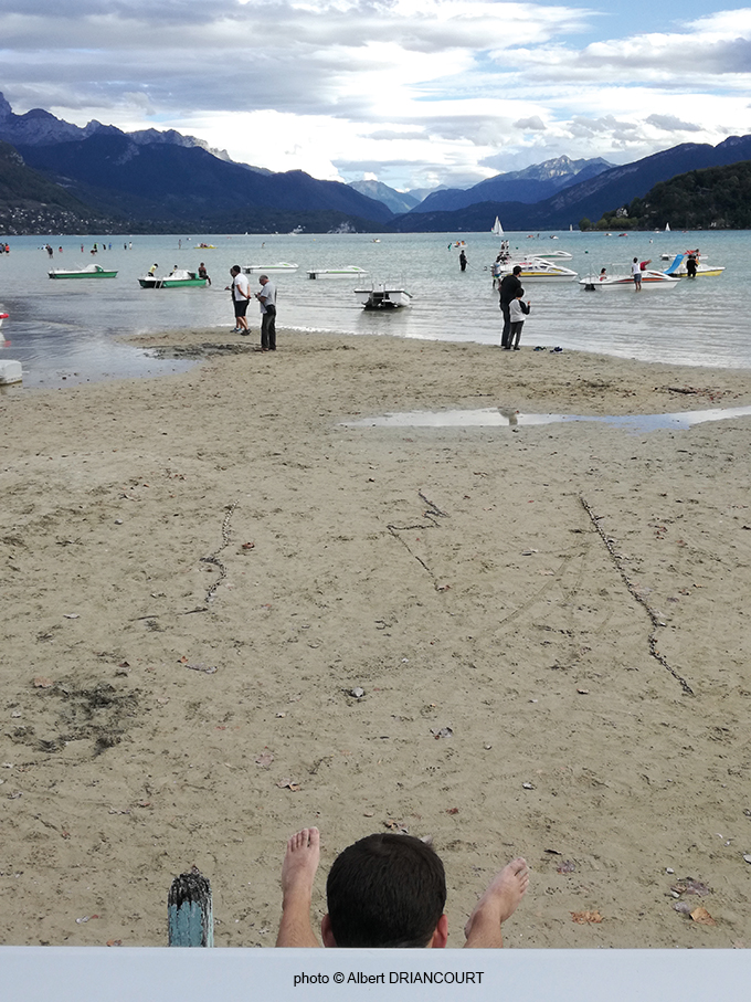 Fin septembre, le lac a commencé a baisser depuis plusieurs semaines.