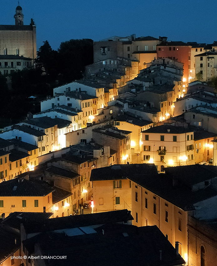 Gros coup de coeur pour la ville de Sienne découverte durant le Palio cet été