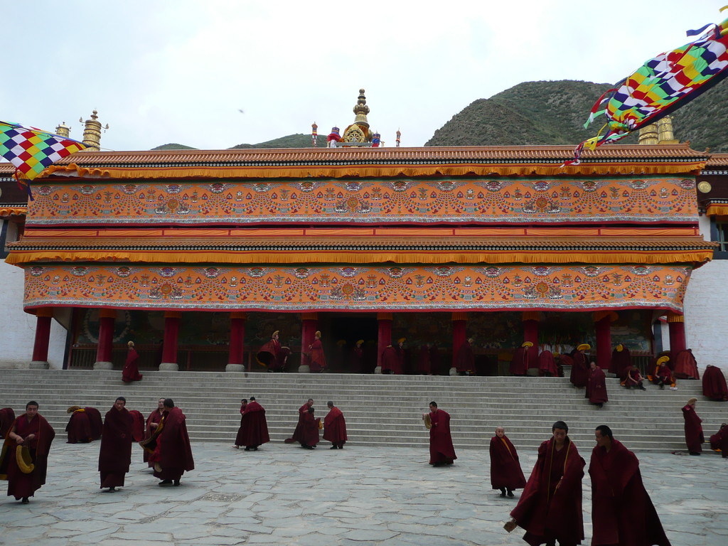 Hochsaison der Pilgertouristen im Labrang Kloster