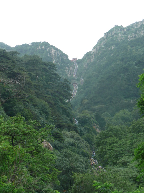 Tai'an - Tai Shan und seine ueber 6000 Stufen zum Himmelstor!