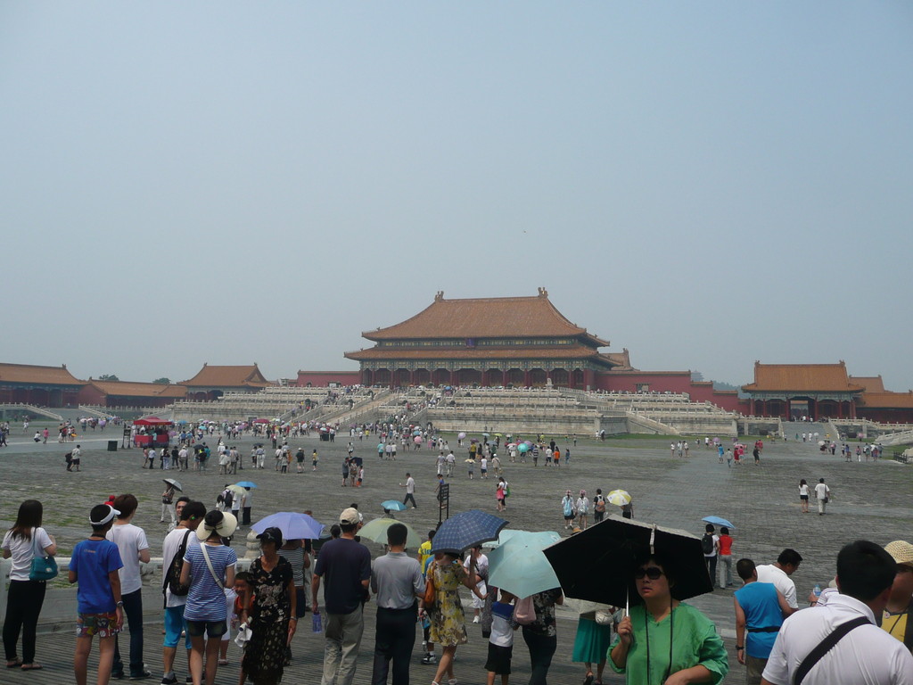 Symptomatisch fuer China: Die meisten Leute gibt es in der verbotenen Stadt