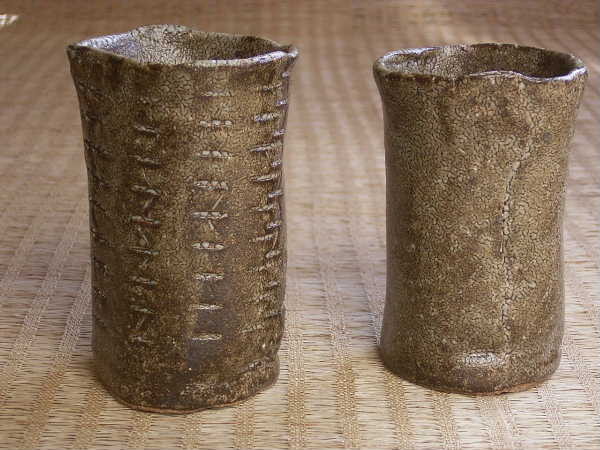 窯がガス窯で、焼成は還元焼成。釉薬の色に深みと味わいがあります。（１７００円コース）