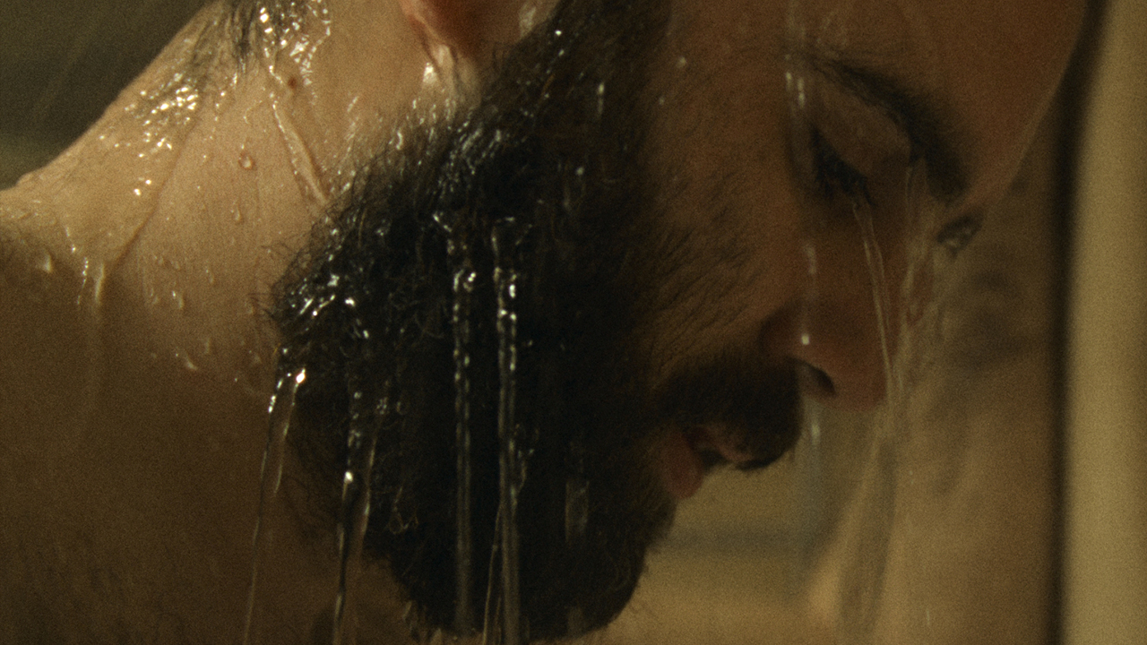 HAPPY HOLIDAYS  lunedì 11, martedì 12, mercoledì 13, giovedì 14: ore 21:00 #happyholidays #happyholidayilfilm
