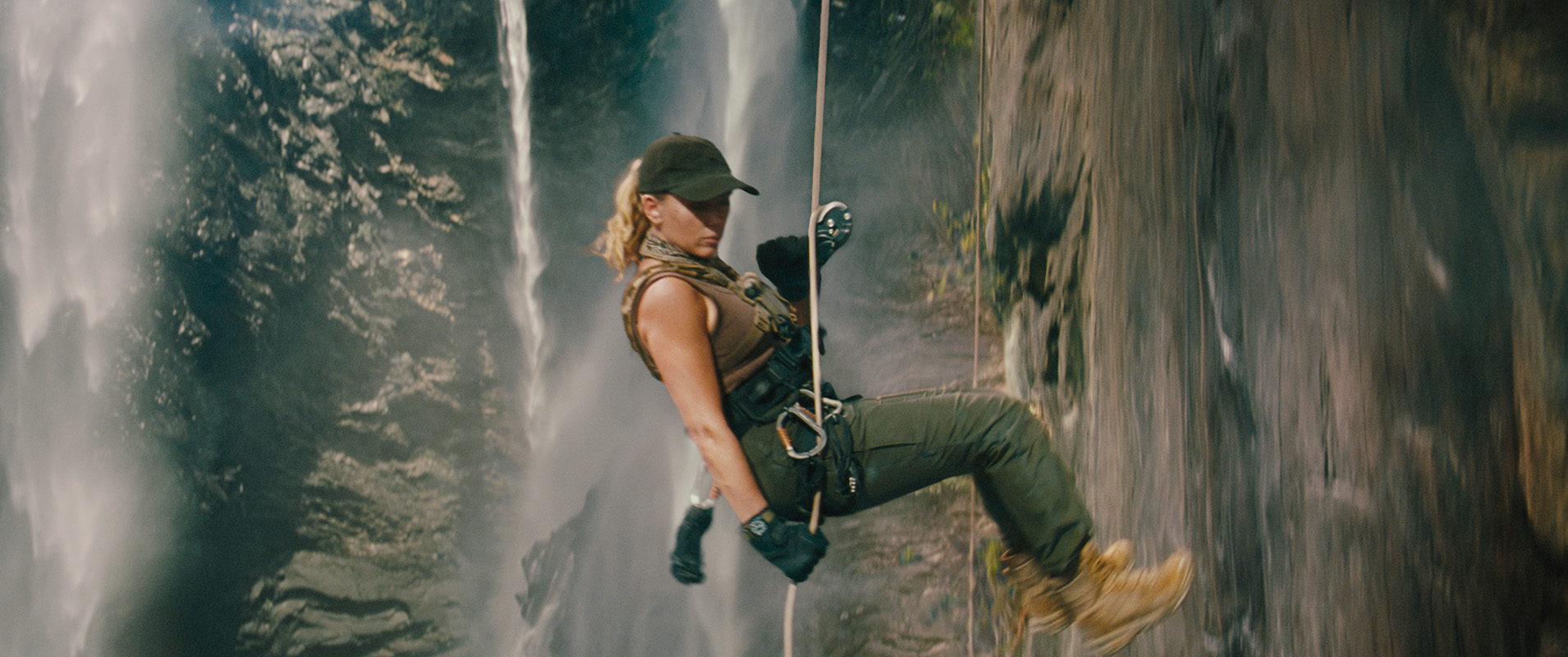 JURASSIC WORLD - LA RINASCITA  Prima Nazionale giovedì 3, venerdì 4, sabato 5, domenica 6: ore 21:00 sabato 12, domenica 13: ore 18:30 #JurassicWorldlaRinascita