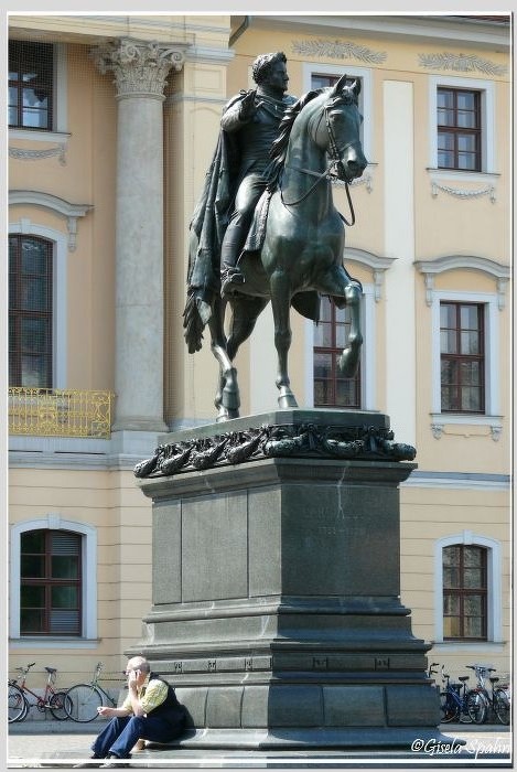 Carl-August-Denkmal