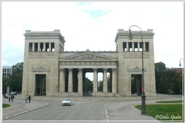 Die Propyläen am Königsplatz