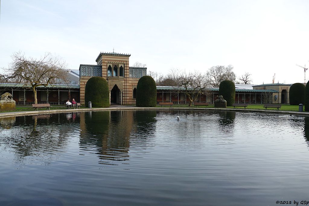 Seerosenteich und Maurischer Festsaal