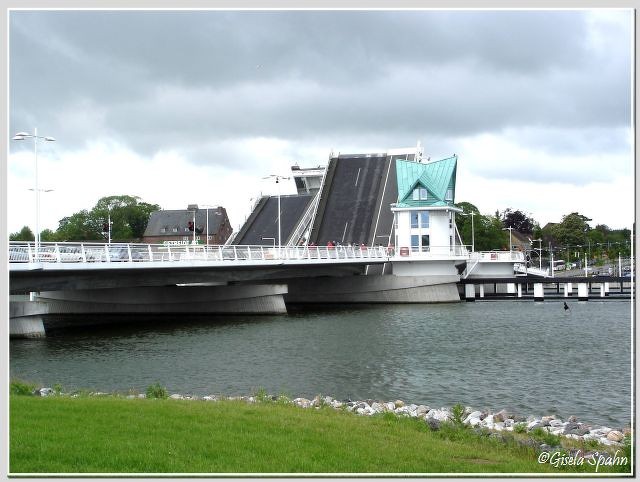 .....und die geöffnete Drehbrücke in Kappeln