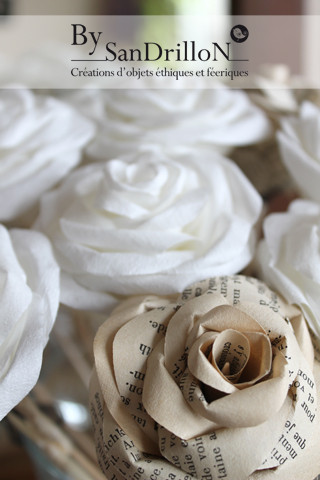 Roses en papier. Tous droits réservés.