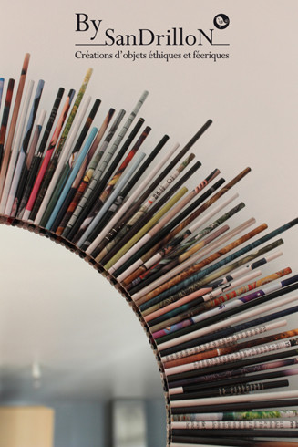 Miroir soleil multicolore (pièce unique). Tous droits réservés. 
