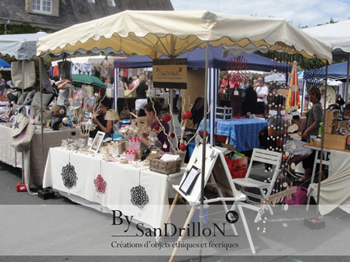 Stand au marché de créateurs de St Malo-Rothéneuf. Tous droits réservés. 