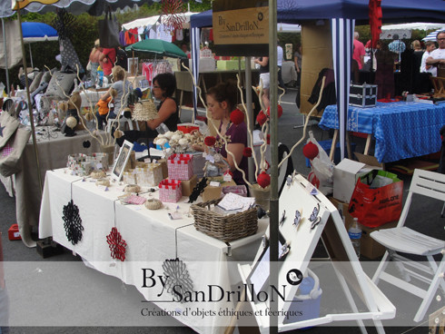 Stand au marché de créateurs de St Malo-Rothéneuf. Tous droits réservés. 