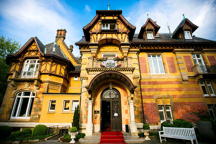 Hochzeitslocation Villa Rothschild Raman Photos