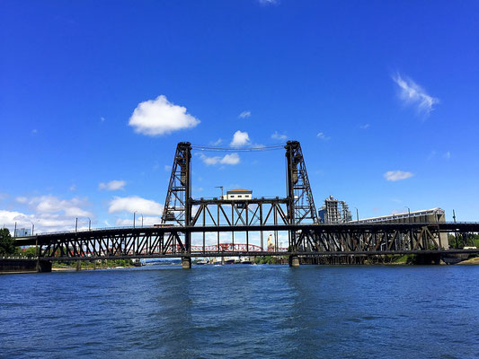 Hawthorne Bridge Portland Oregon