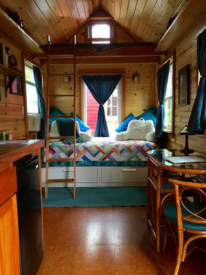 tandem tiny house bed  caravan tiny house hotel 