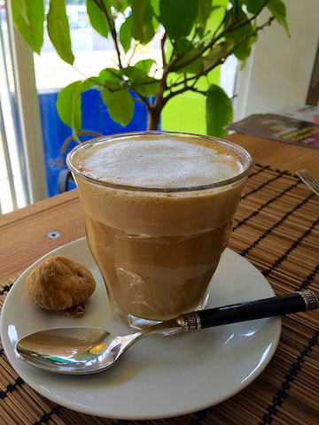 vegan almond milk latte