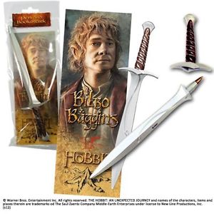 The Hobbit: Sting Sword Pen and Paper Bookmark Noble Collection PENNA 9,90€ Prezzo finale,iva incl. escl. spedizione 1 SOLO PEZZO DISP. spedizione in 1-3 giorni PER INFO O PAGAMENTO CLICCA CHAT WHATSAPP SU QUESTA PAGINA IN ALTO.