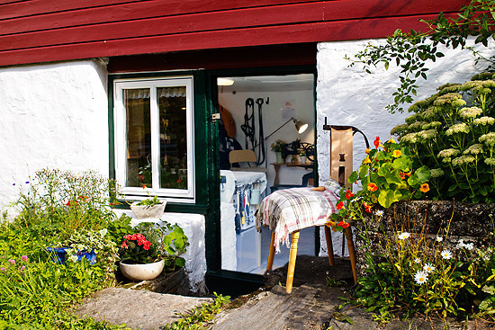 Welcome to our cosy, fully equipped saddlery workshop, operating out of the old farmhouse. The kettle is always on, and the log fire blazing in winter.