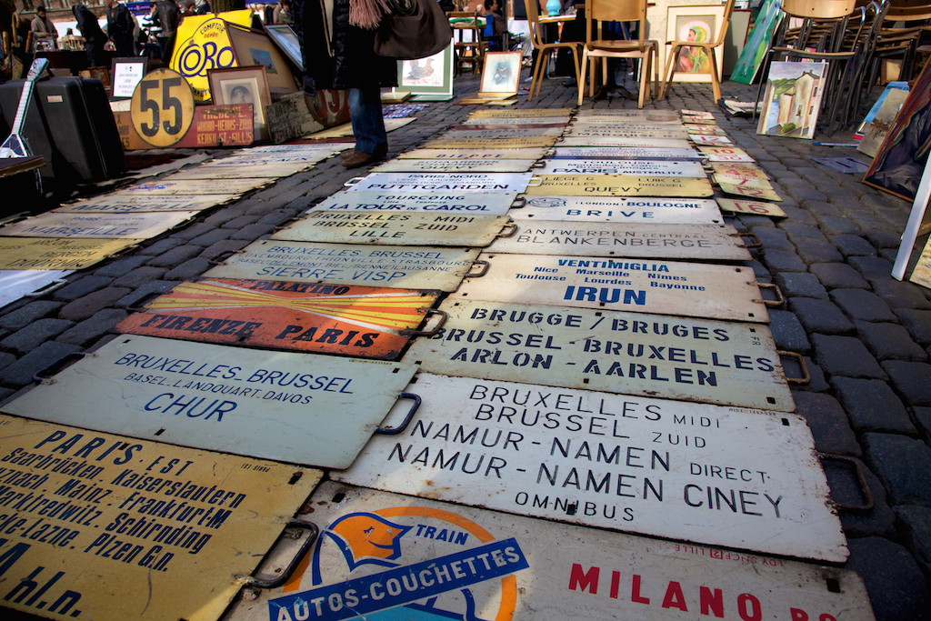 street signs, flea market at the Jeu de Balle