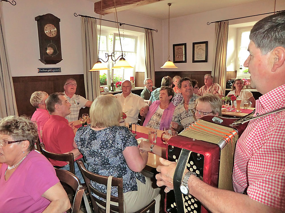 Einkehr im Gasthaus Kram, 2012