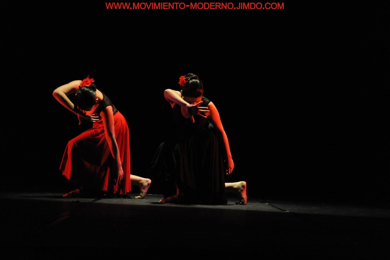 Curso Adultos en cía Mo-Mo ..Obra Lágrimas negras 1º lugar Brasil 2012 