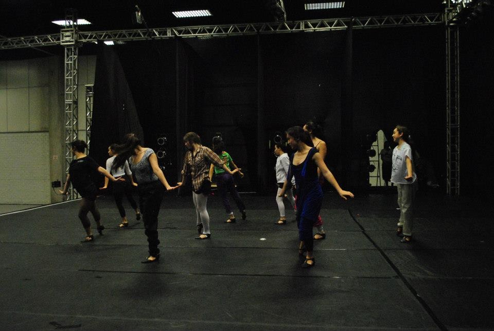 Viaje Cía Mo-Mo a Bento em danca 2012 Brasil