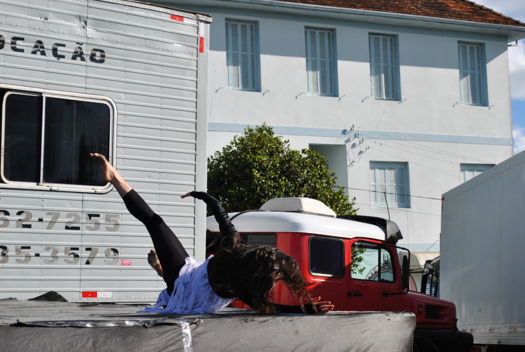 le Mort, muestra en pinto banderas br.