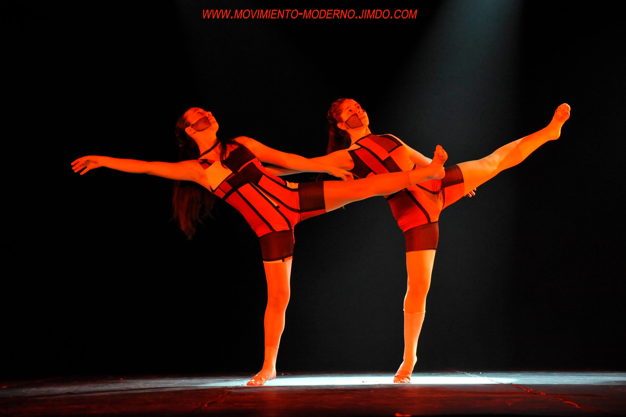 Obra Viola 2º lugar Bento-em-danca Brasil 2012 Intérpretes Antonia Erazo (14)-Antonia Toro(13), imágenes Solange Avelino