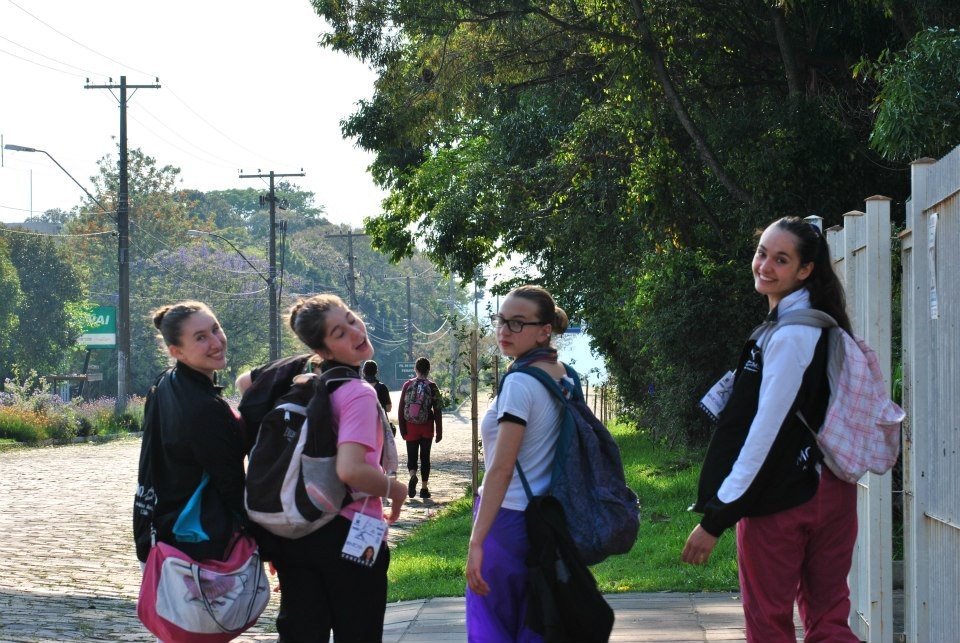 Viaje Cía Mo-Mo a Bento em danca 2012 Brasil