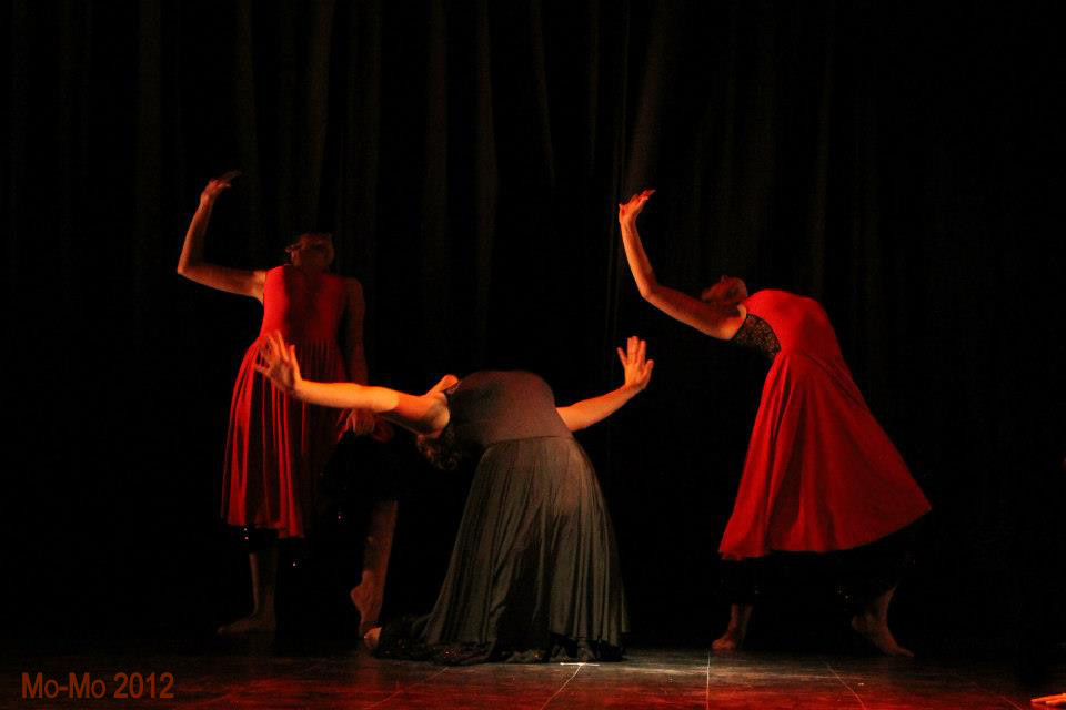 Cursos Adultos Obra "La´grimas Negras (Fotografía Ignacia Rosas)