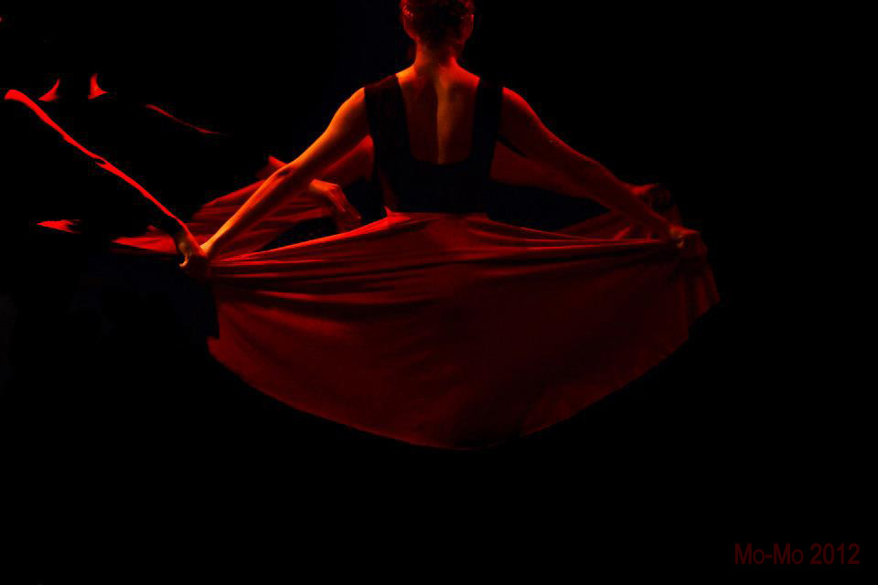 Cursos Adultos Obra "La´grimas Negras (Fotografía Denisse Tala)