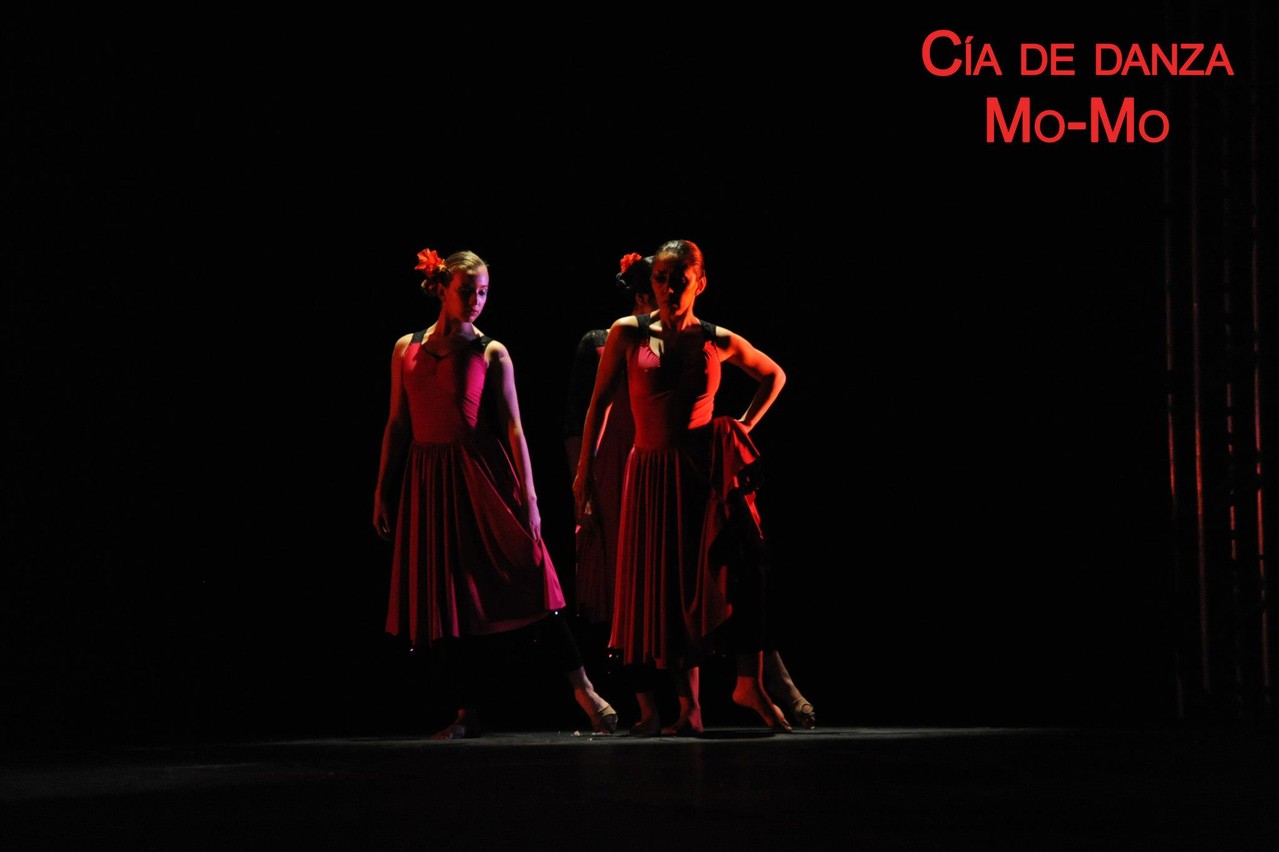 Curso Adultos en cía Mo-Mo ..Obra Lágrimas negras 1º lugar Brasil 2012 