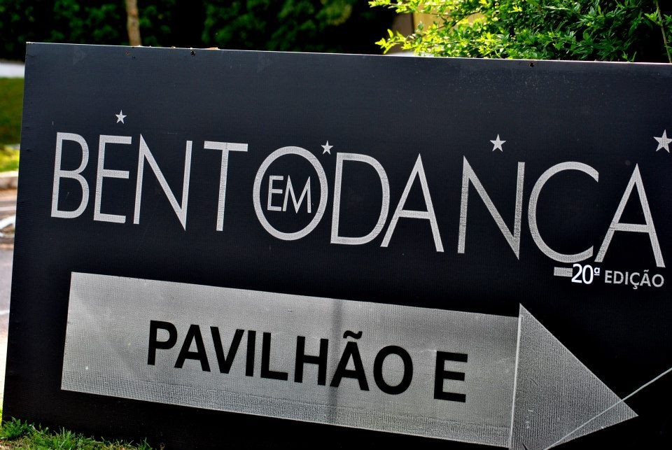 Viaje Cía Mo-Mo a Bento em danca 2012 Brasil