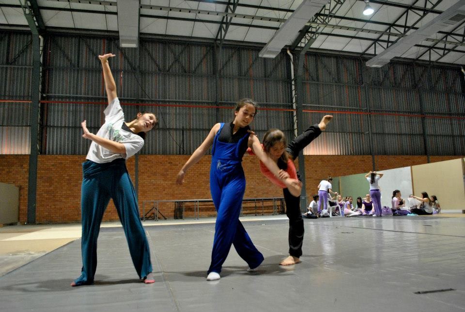 Viaje Cía Mo-Mo a Bento em danca 2012 Brasil