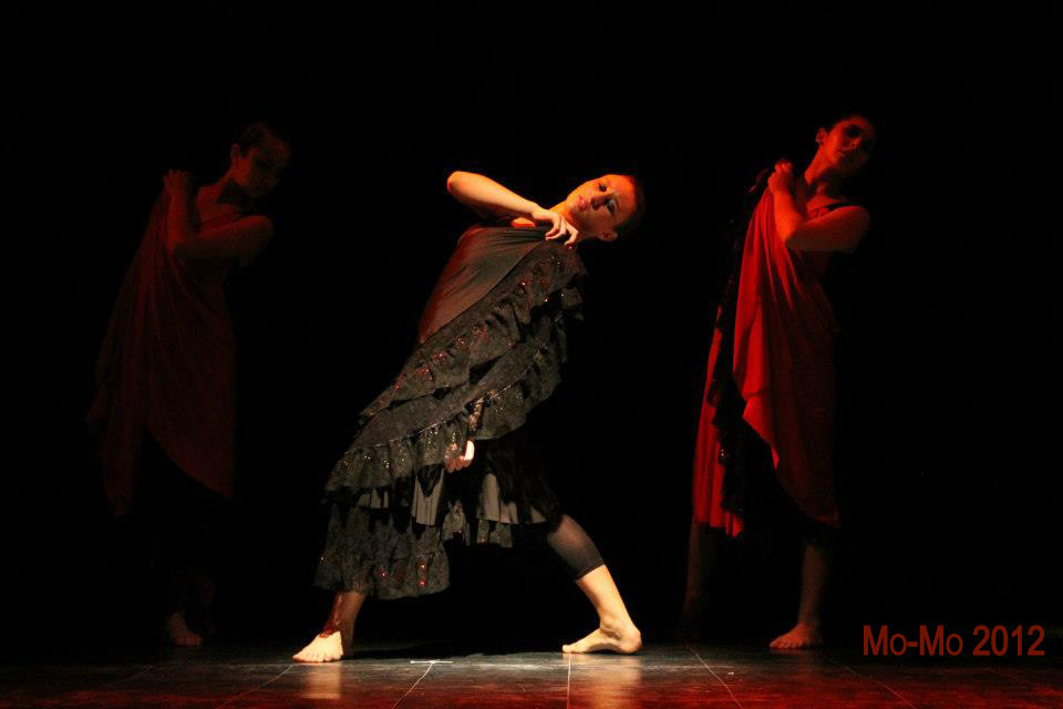 Cursos Adultos Obra "La´grimas Negras (Fotografía Ignacia Rosas)