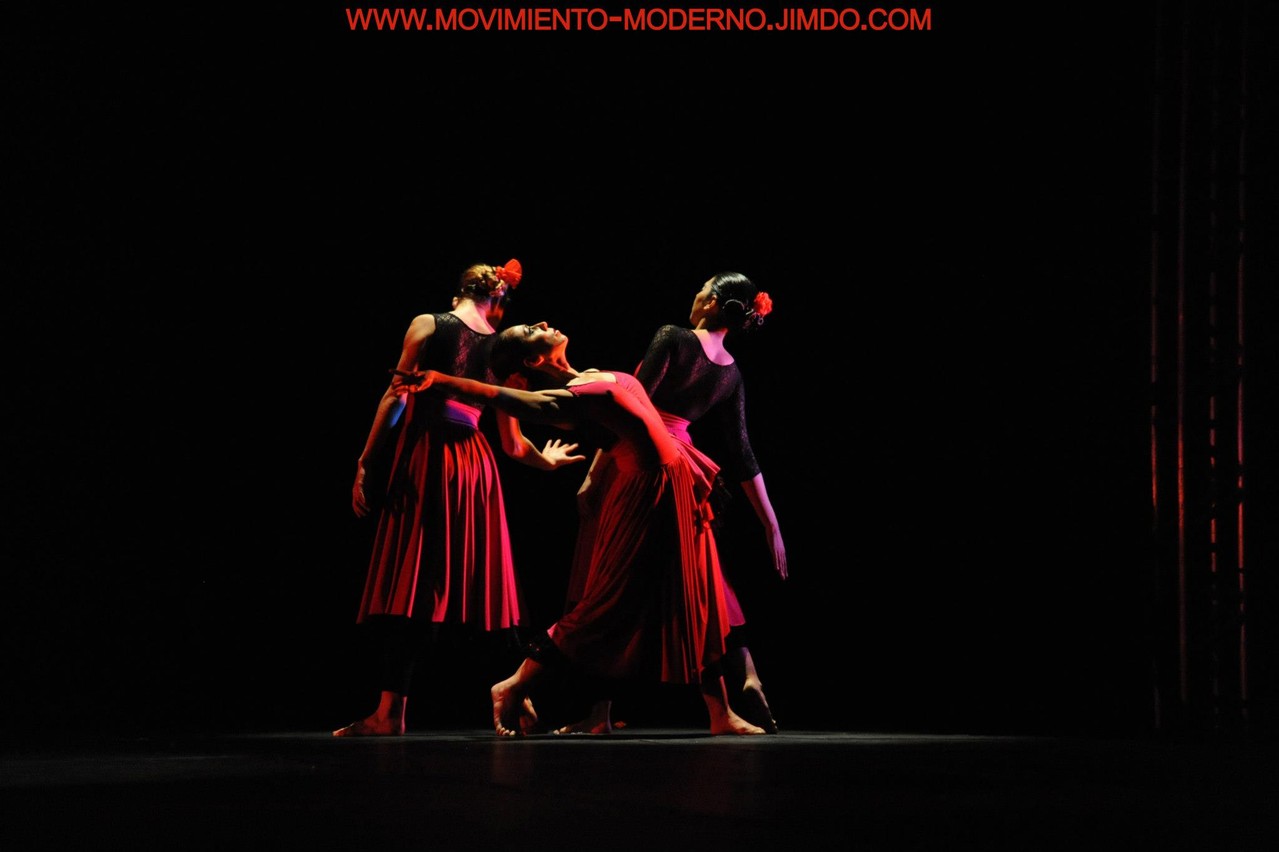 Curso Adultos en cía Mo-Mo ..Obra Lágrimas negras 1º lugar Brasil 2012 