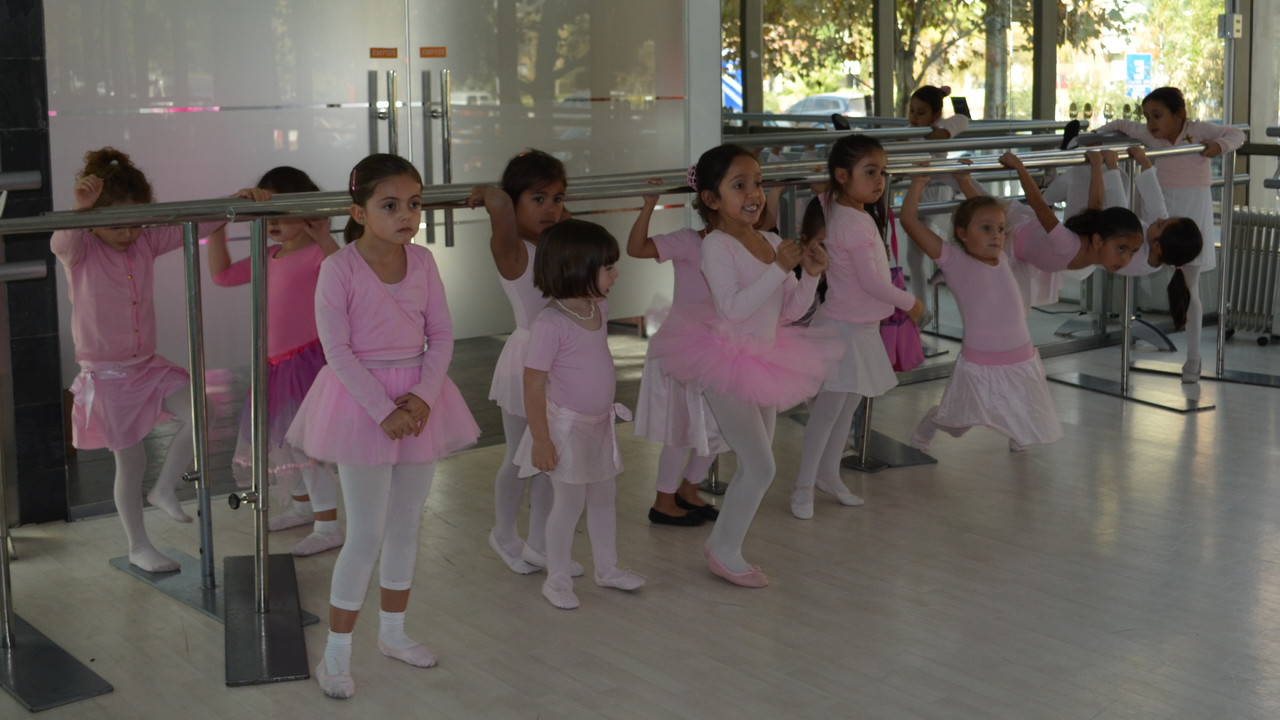 Escuela de danza Mo-Mo Cursos infantiles año 2013
