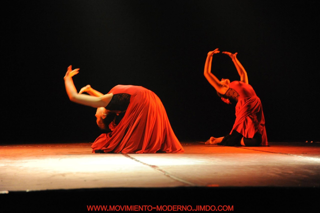 Curso Adultos en cía Mo-Mo ..Obra Lágrimas negras 1º lugar Brasil 2012 