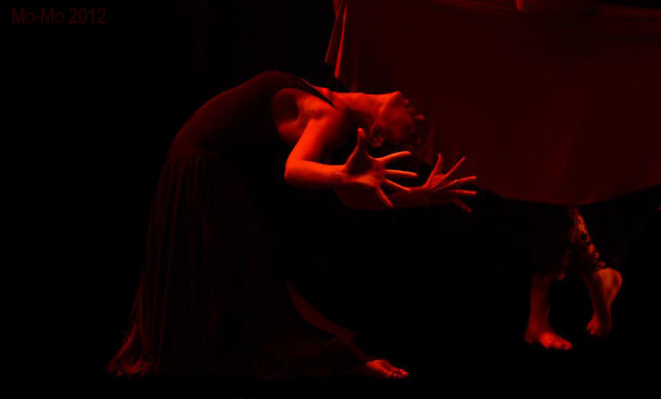 Cursos Adultos Obra "La´grimas Negras (Fotografía Denisse Tala)