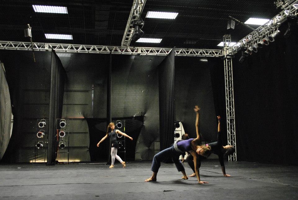 Viaje Cía Mo-Mo a Bento em danca 2012 Brasil