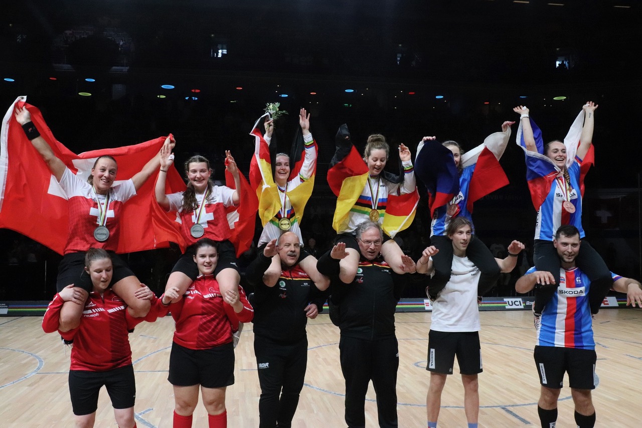 Erfolgreicher Zweiter Platz für unser Frauen-Team an der Hallenrad-WM in Bremen