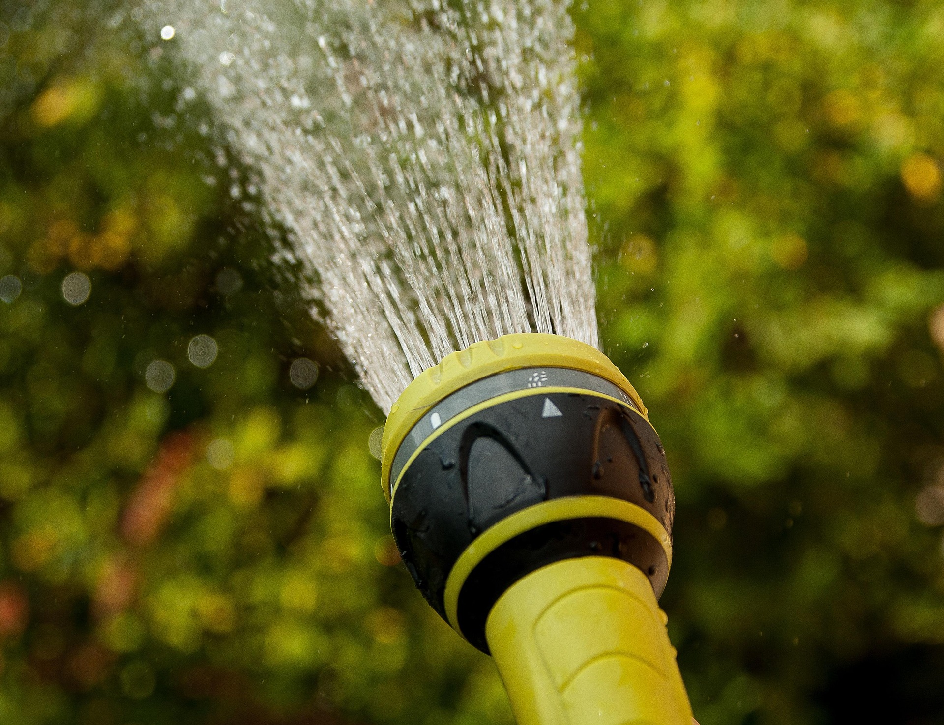 Regenwasserzisternen - hilfreich bei zu wenig und zu viel Wasser