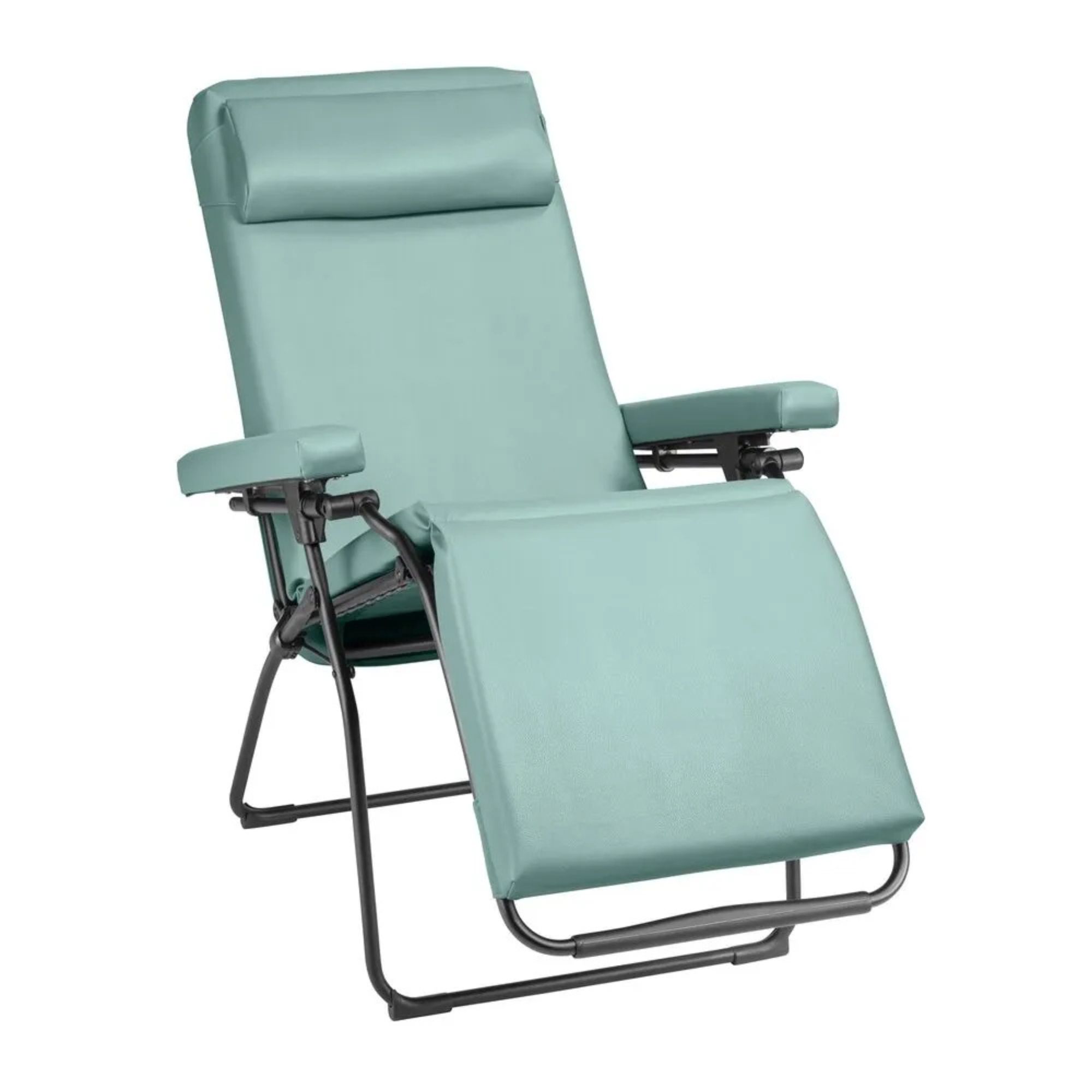 Fnomique Lafuma Mobilier Oxygène matelassé vert eucalyptus en position semi-assise.