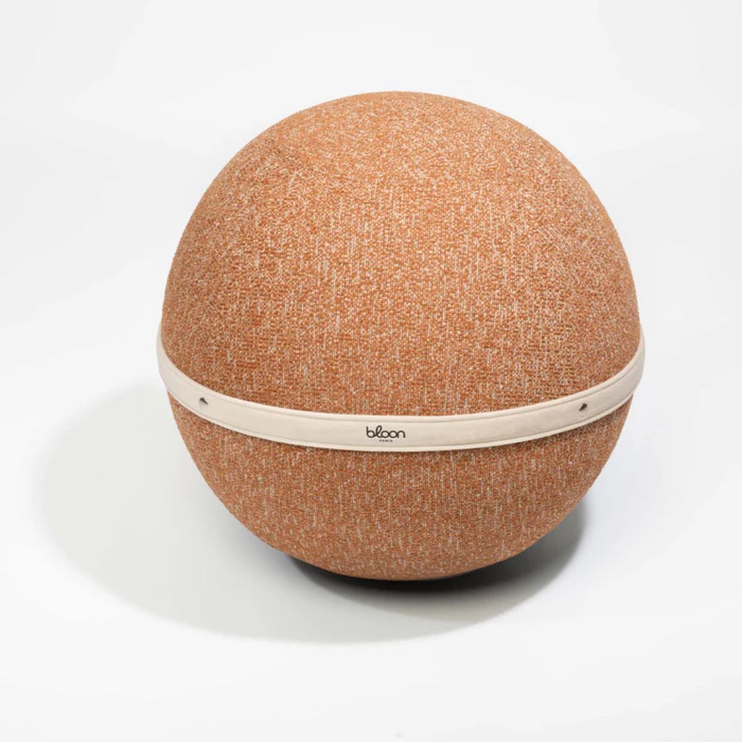 Bloon moucheté coloris ocre, assise dynamique favorisant une posture active