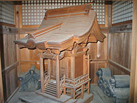 これは先代玉川治夫作です。総ケヤキ造りになります。