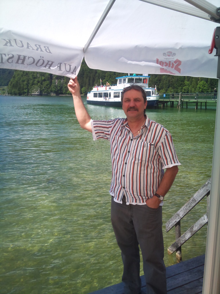  Erwin hat gut lachen. Er erwischte einen Traumstart beim 7. Salzkammergutopen 2013 in Bad Ischl vom 17.05. - 20.05.13. Neben einer guten Platzierung brachte er auch einen Zugewinn von ca. 20 ELO mit nach Hause.  Er hat nicht nur die beiden Schaibinger Ju