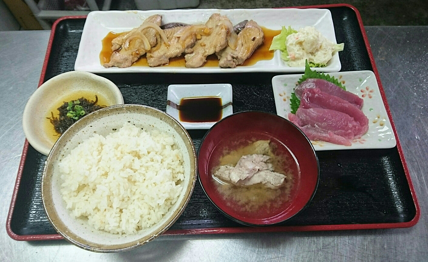 絶対行っておきたい 宮古島市伊良部島 お食事処笑場 ホームページ Waraba Irabujima ページ